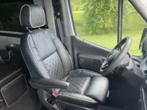 izt7UAGJXW9D4zD5esSdVCRj